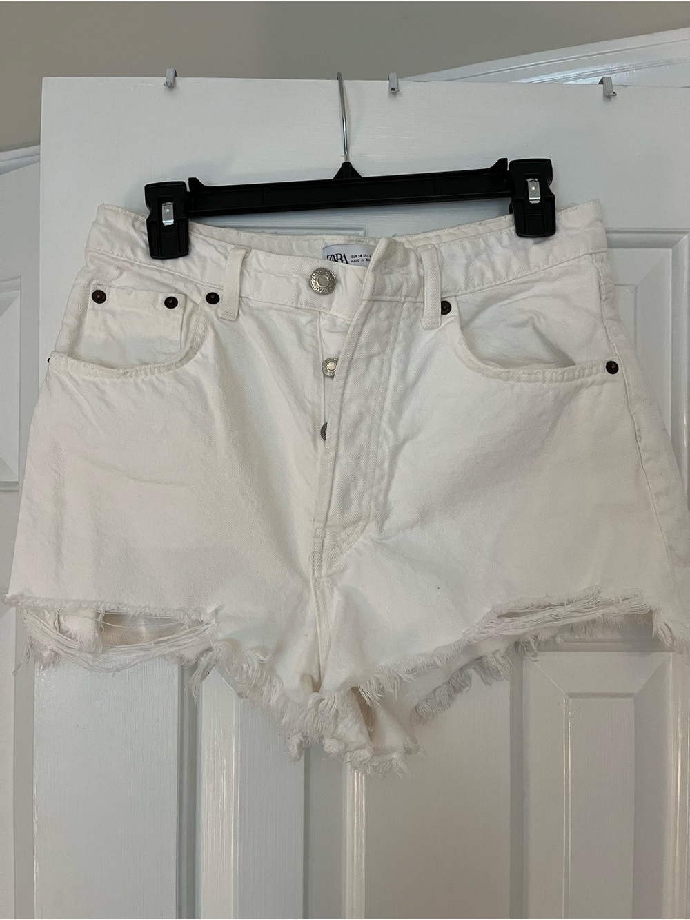 Zara White Frayed Hem Denim Cutoff Shorts